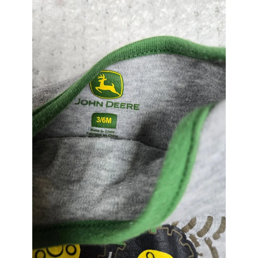 John Deere assorted tractor